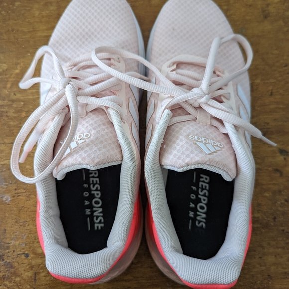 Adidas Response Running Shoes - Picture 2 of 5